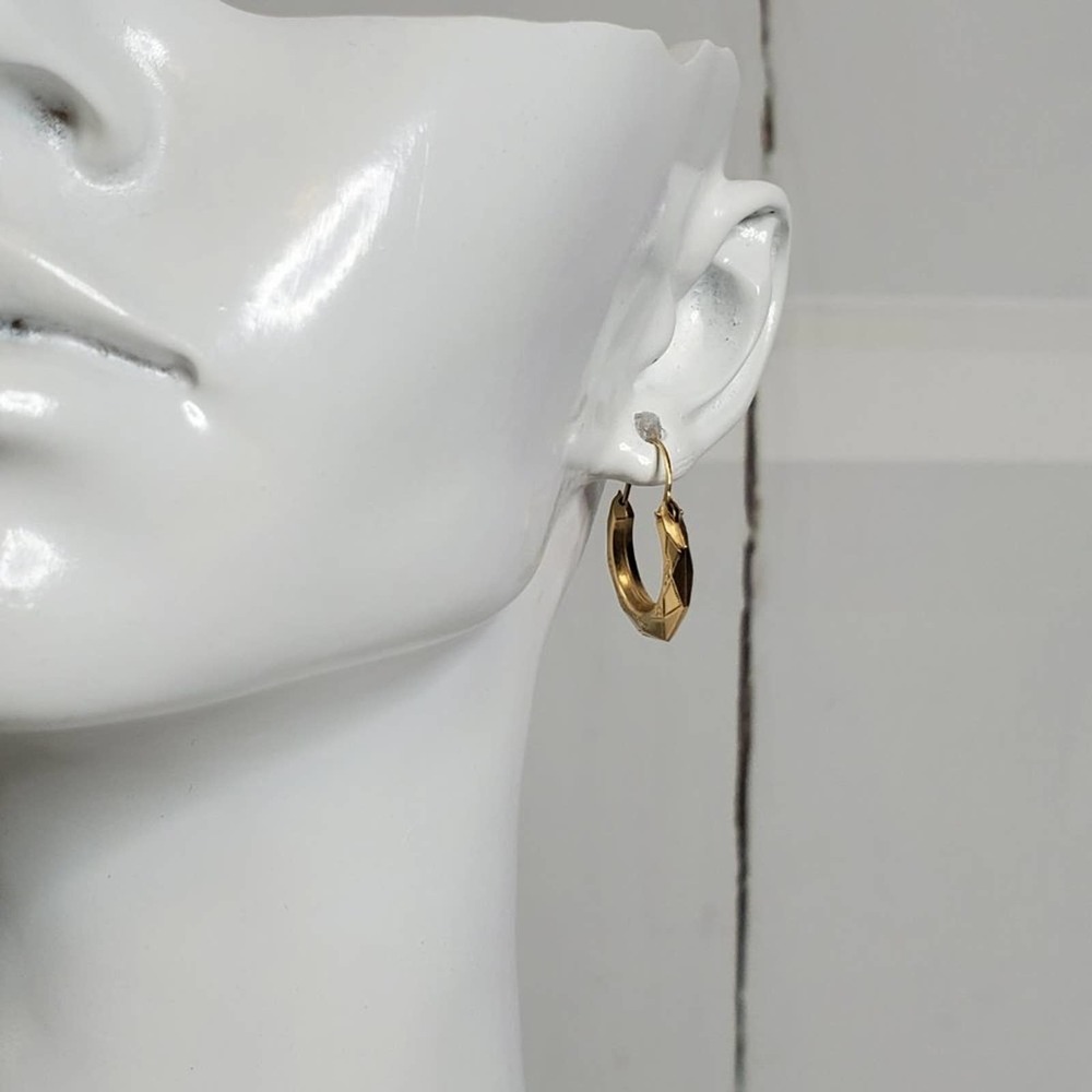 *SOLD* Fine 14k Yellow Gold Octagon Shape Etched Hoop Lever Earrings Vintage - Picture 6 of 7